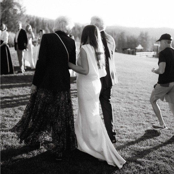 Zac Posen & Pronovias Gwyneth Sheath Wedding Dress - Picture 3 of 6